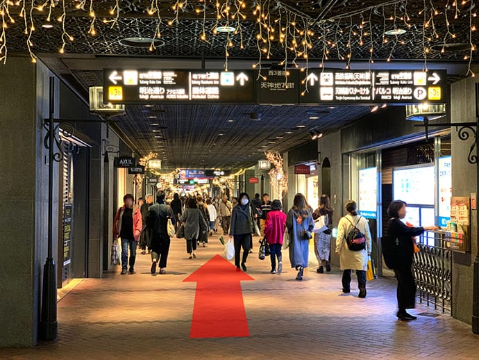天神地下街の西3番街を、しばらく直進してください。【画像】