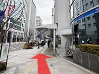 この道を直進します。【画像】