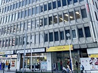 桑山ビルのエレベーターにてB1へお越しください。【画像】