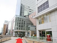 仙台パルコを右手にしながら奥のAER（アエル）へ向かいます。【画像】