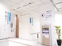 高層階用エレベーターにて29Fに昇ります。【画像】