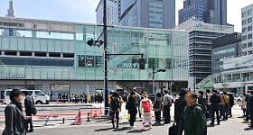 横断歩道を渡ってください。【画像】