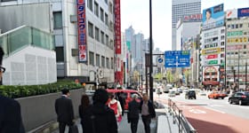 道が坂道になってきます。そのままお進みください。【画像】