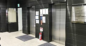 エレベーターで６Ｆまでお越しください。【画像】