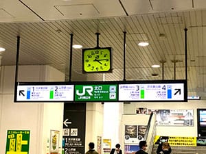 御徒町駅の北口改札を出て左方向に進みます。【画像】