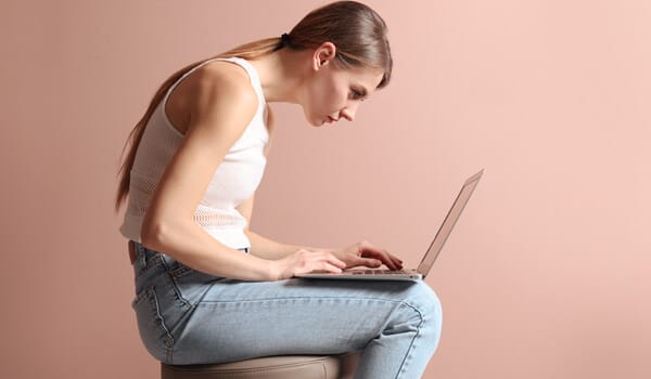 姿勢（猫背・巻き肩）【画像】