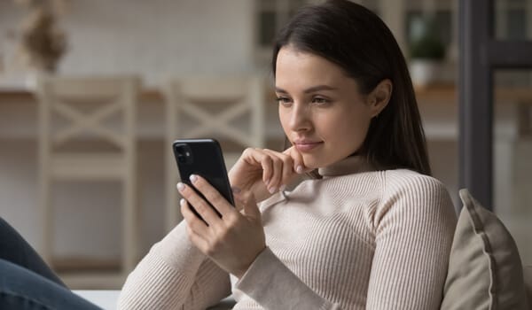 長時間、無表情で過ごす【画像】