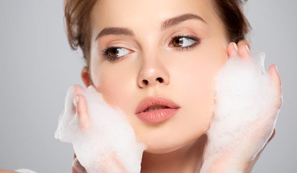 目元のエイジングケアのコツ【画像】