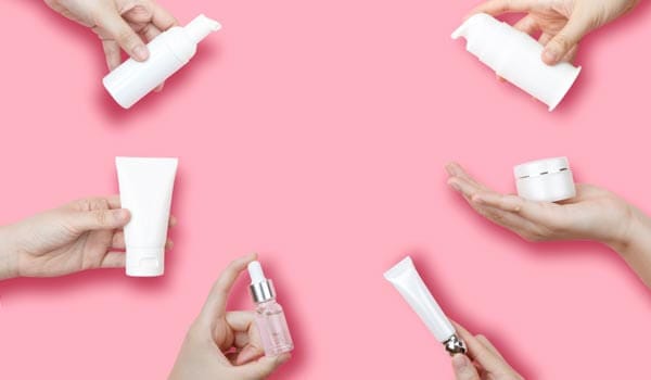 年齢別の目元のエイジングケアのコツ【画像】