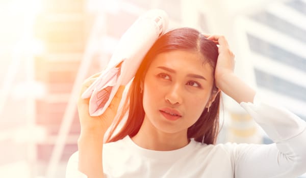 ほうれい線の原因【画像】