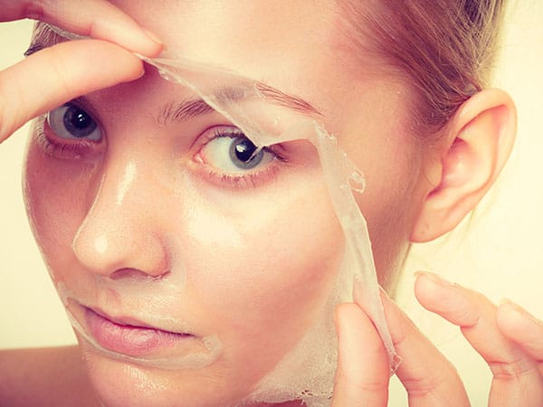 肌の負担が大きいアイテムの過剰使用【画像】