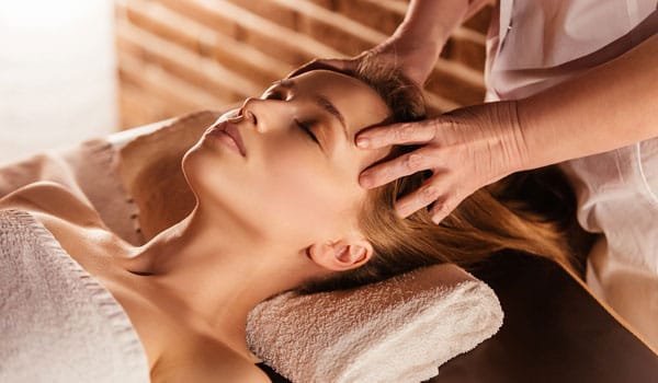 頭皮マッサージ【画像】