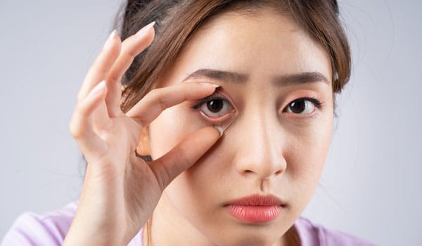 目が小さく見える【画像】