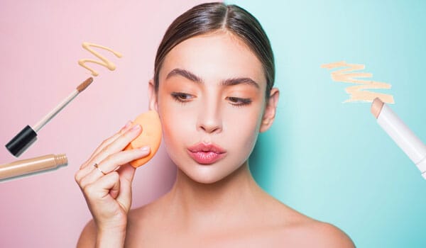 メイクでシミを隠す【画像】