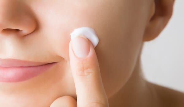 肌の保湿をしっかり行う【画像】